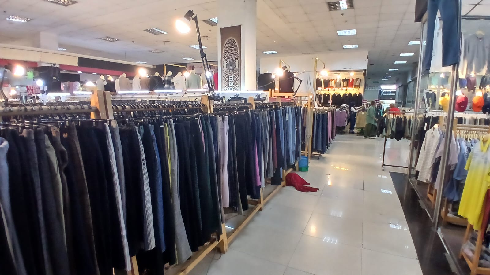 Thrifting Jadi Sorotan: Pemerintah Bongkar Modus Penyelundupan Balpres Ilegal