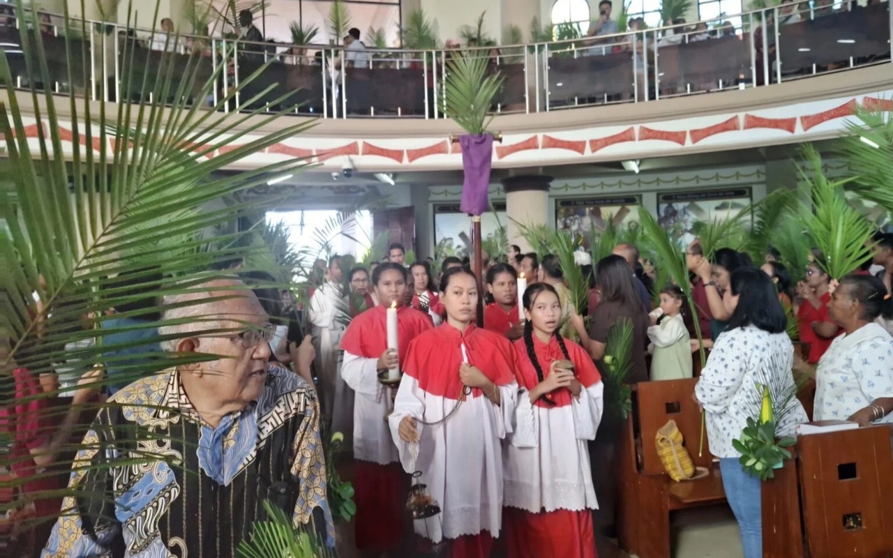 Ribuan Umat Hadiri Misa Minggu Palma di Manokwari, Awali Pekan Suci Penuh Khidmat