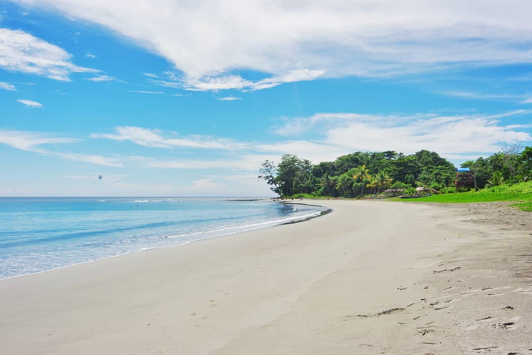 Jelajah Manokwari: 5 Tempat Wisata yang Wajib Dikunjungi