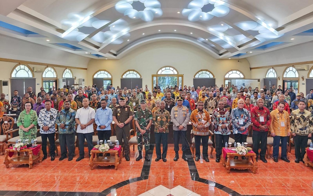Bahas Ketimpangan Daerah, Gubernur Papua Barat Kumpulkan Seluruh Bupati