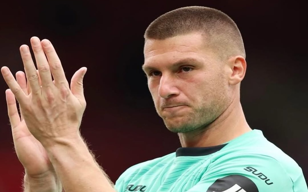 Manchester United Incar Sam Johnstone, Michael Carrick Siap Pulangkan Eks Kiper Akademi Setan Merah