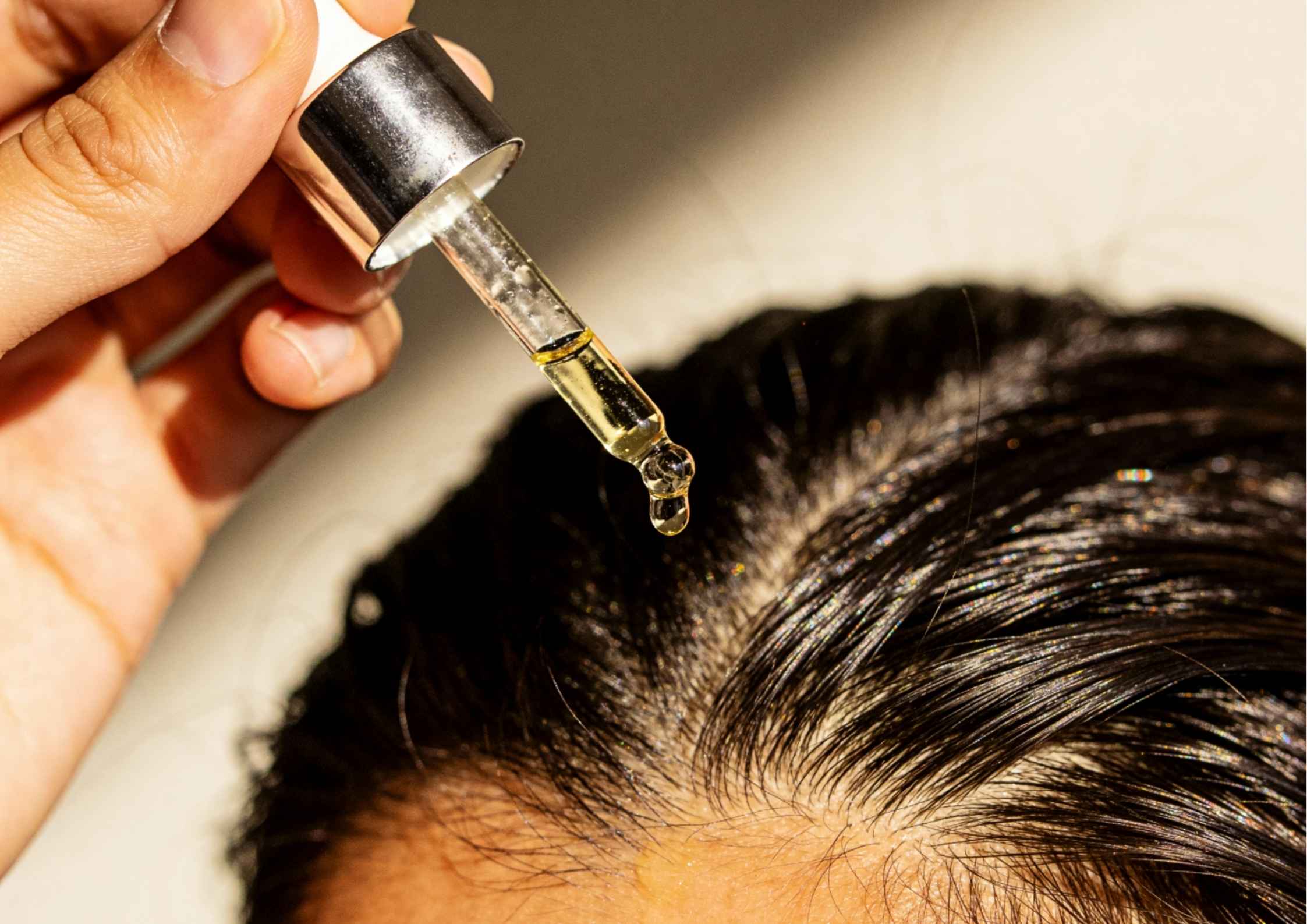 Tips Perawatan Kulit Kepala Berminyak agar Rambut Lebih Tahan Lama