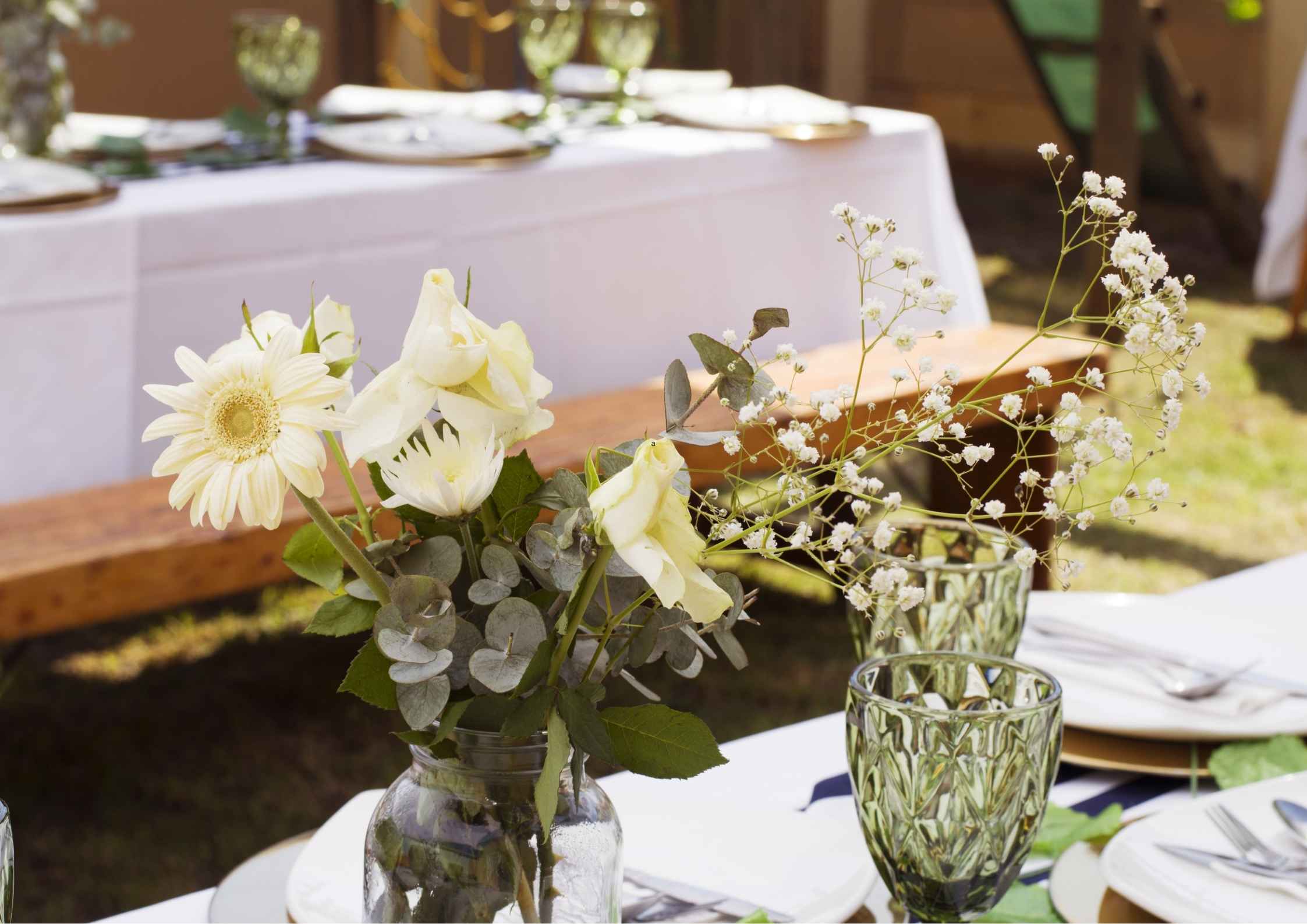 Nikah Gak Harus Mewah: Tips Merencanakan Intimate Wedding yang Hemat Tapi Berkesan