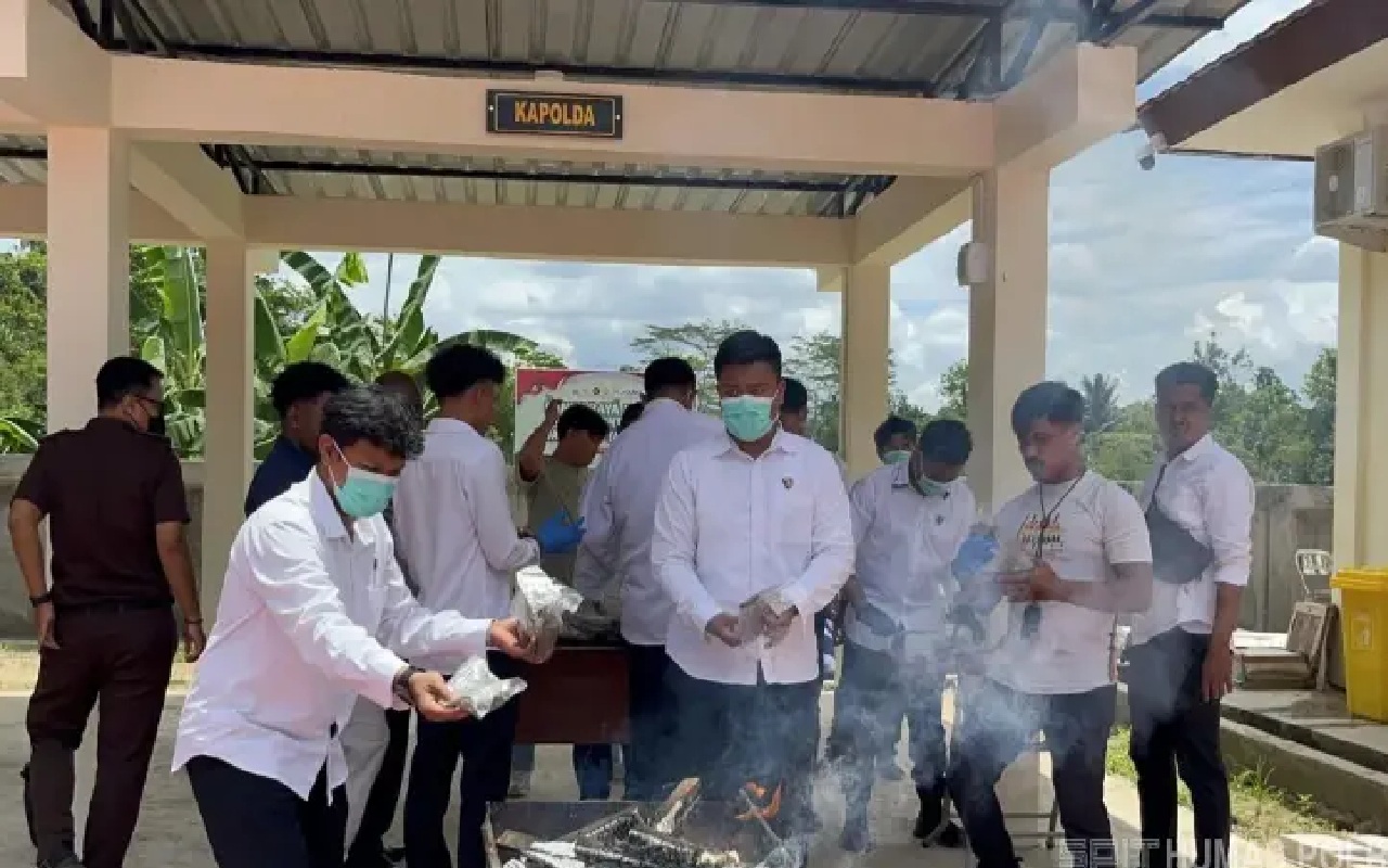 Polisi Bongkar Peredaran Ganja 7,9 Kg di Sorong, Diduga Terkait Jaringan PNG