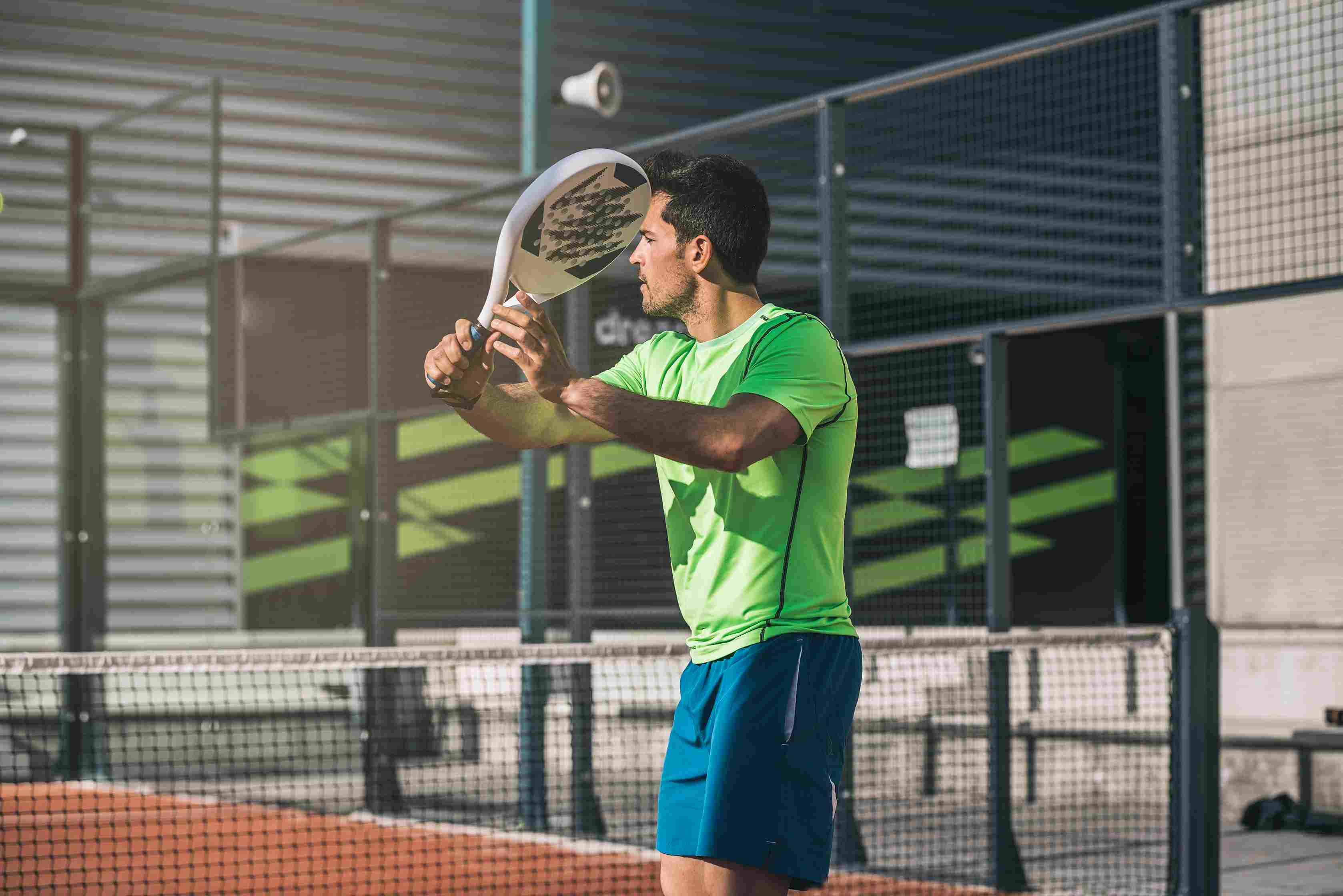 Kenapa Padel Jadi Primadona Baru di Dunia Fitness?