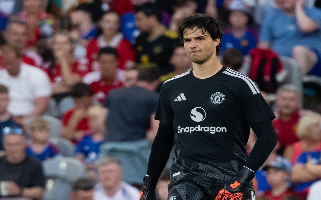 Paul Scholes Ragukan Senne Lammens, Kiper Man United Disebut Masih Perlu Pembuktian