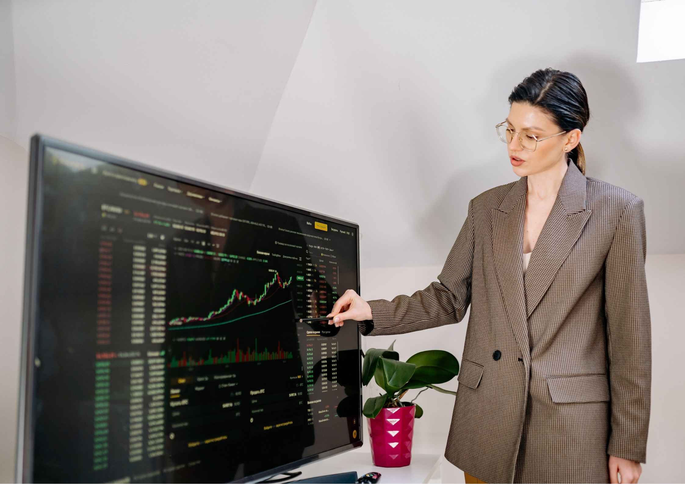 Bukan Sekadar Tren, Ini Alasan Oversized Blazer Bikin Kamu Terlihat Lebih 'Leader Material' Saat Presentasi