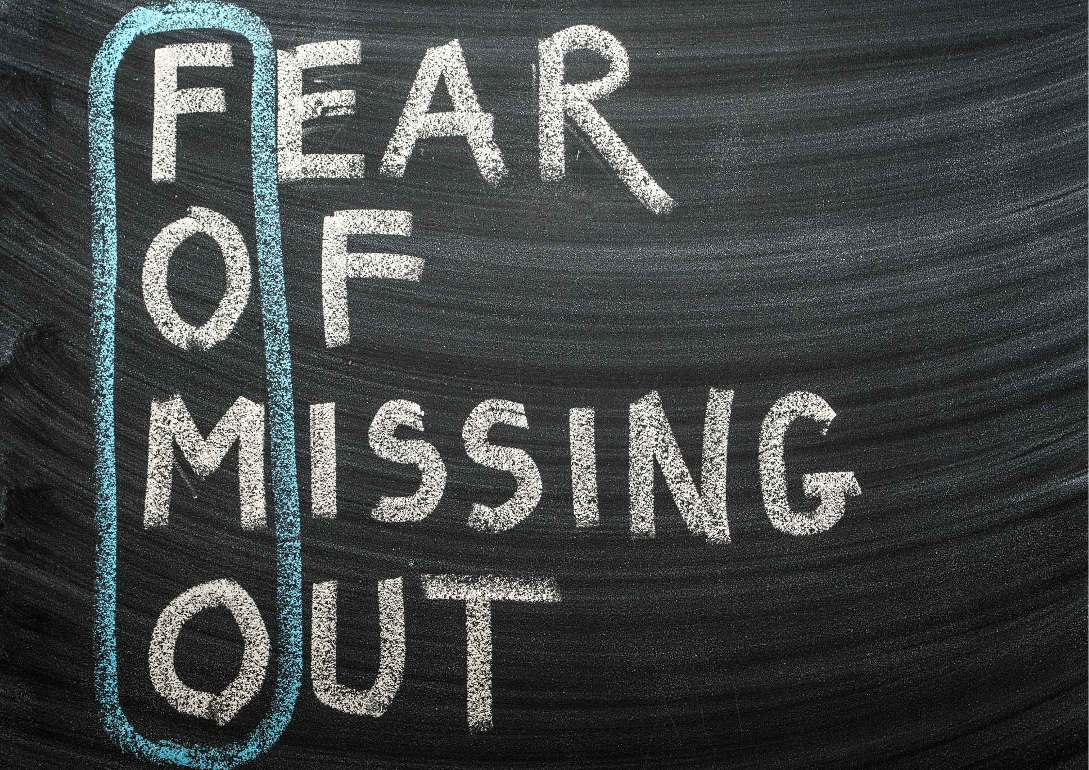 FOMO: Jebakan Kecemasan di Balik Layar Ponsel Anda