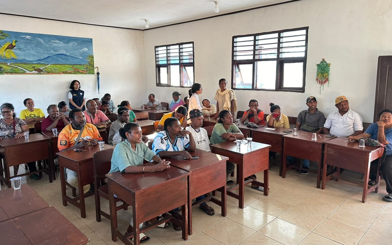 34 Petani Pala Werianggi-Werabur Belajar Bahasa Inggris untuk Perluas Pasar Produk Lokal