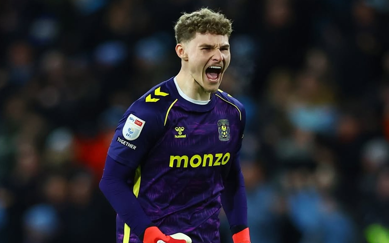Manchester United Incar Carl Rushworth, Kiper Muda Brighton yang Bersinar di Championship