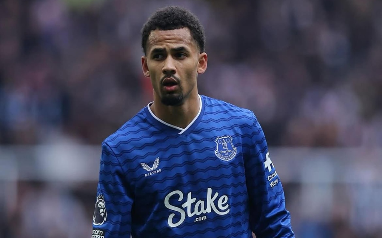 Al-Hilal Bikin MU Gigit Jari! Everton Pasang Harga Selangit untuk Iliman Ndiaye