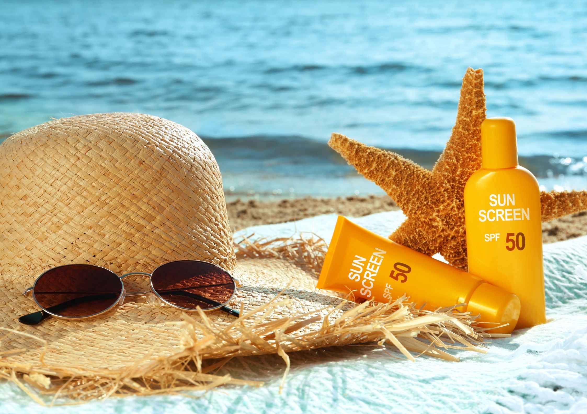 Sunscreen Saja Tidak Cukup! Simak Tips Sun Protection Maksimal Agar Kulit Bebas Flek