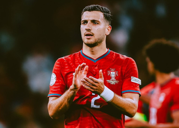 Diogo Dalot Bisa Dijual Manchester United Tahun Depan dalam Rencana Perombakan Lini Pertahanan