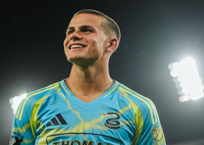 Barcelona dan Real Madrid Pantau Cavan Sullivan, Manchester City Tetap Punya Rencana