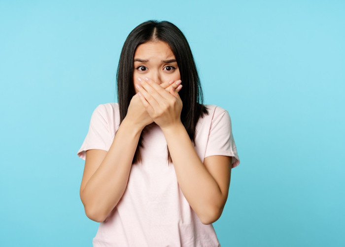 Tips Menghilangkan Bau Mulut Secara Alami, Mulai Kurangi Gula hingga Banyak Minum Air