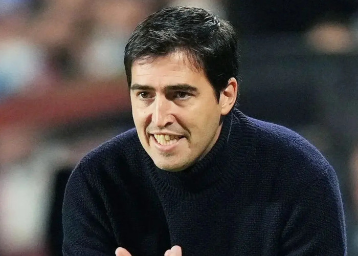 Andoni Iraola Tegaskan Liverpool Masih Butuh Tambahan Pemain, Bursa Transfer Belum Berakhir