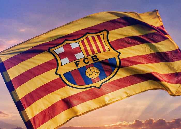 Pendapatan Barcelona Capai €1 Miliar, Utang dan Komitmen Keuangan Tetap Jadi Beban