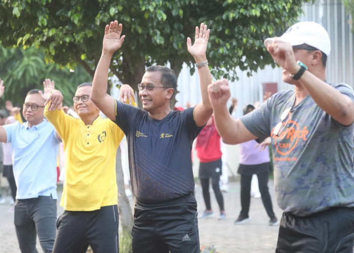 Komunitas Senam Dahlan Iskan Kedatangan Tamu Istimewa, Dirut BPJS Kesehatan Ikut Bergoyang