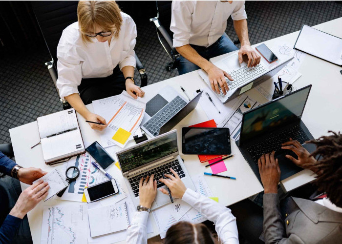 Busy vs Productive: Mengapa Selalu Sibuk Adalah Tanda Manajemen Waktu yang Buruk?