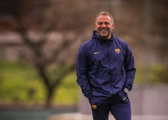 Hansi Flick Dekati Rekor Guardiola Usai Barcelona Menang Besar atas Sevilla