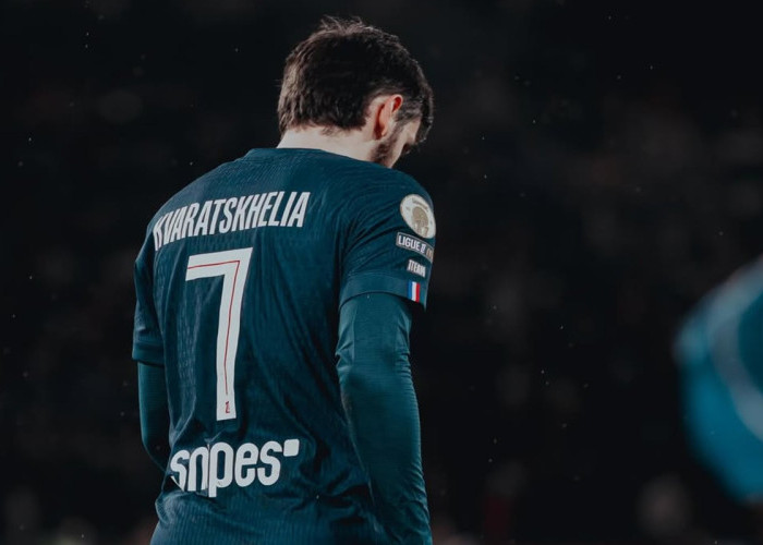 Liverpool dan Arsenal Gagal Dapatkan Kvaratskhelia, PSG Pasang Tembok Kuat