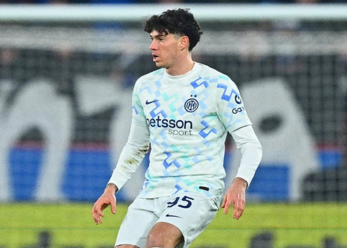 Barcelona Siapkan Negosiasi Serius untuk Alessandro Bastoni, Terkendala Harga Transfer Tinggi