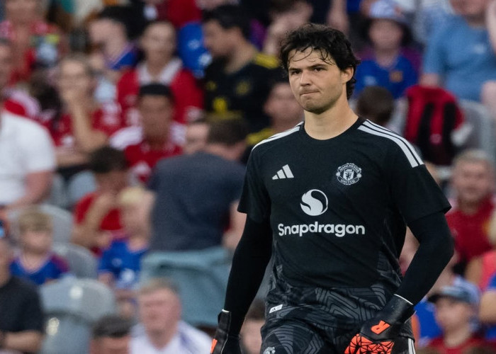 Paul Scholes Ragukan Senne Lammens, Kiper Man United Disebut Masih Perlu Pembuktian