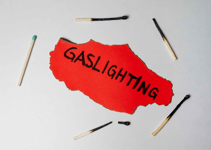Jangan Mau Dimanipulasi! Kenali Tanda Kebohongan Halus Lewat Gaslighting