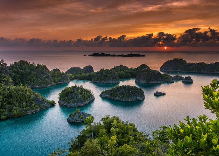 8 Destinasi Wisata Papua Barat untuk Liburan Akhir Tahun, dari Raja Ampat hingga Arfak