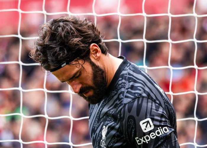 Juventus Incar Alisson Becker, Liverpool Berpotensi Kehilangan Kiper Andalan