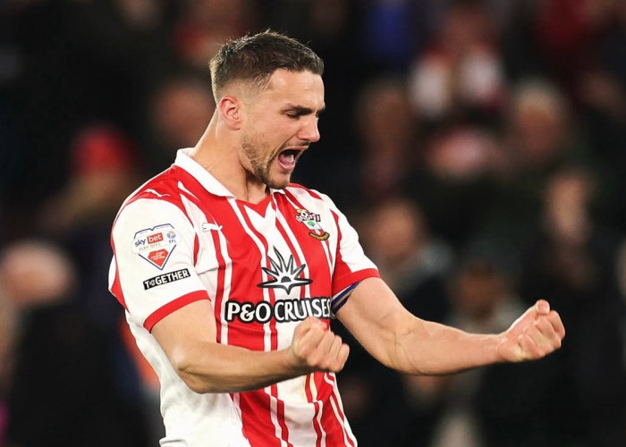 Aston Villa Gagal Dapatkan Bek Southampton, Tawaran £18 Juta Ditolak! Ini Target Penggantinya