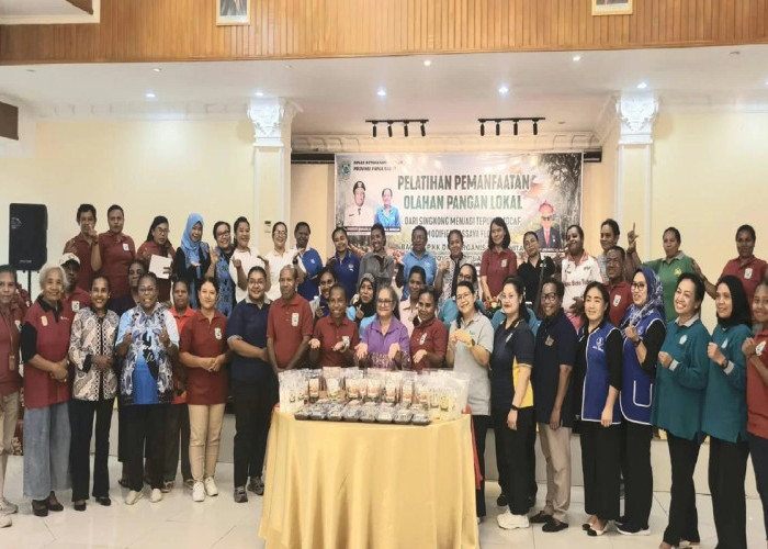 Perempuan Papua Barat Dilatih Olah Singkong Jadi Tepung Mocaf untuk Tingkatkan Ekonomi Keluarga