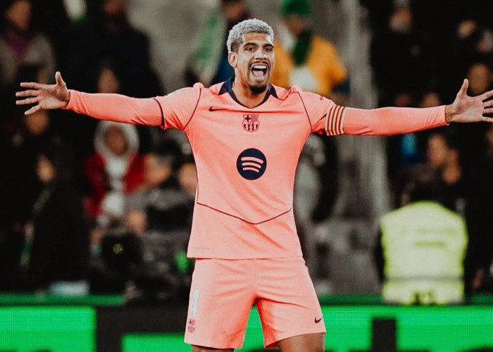 Ronald Araujo Tak Lagi Tak Tergantikan di Barcelona, Siapa Klub Peminatnya?