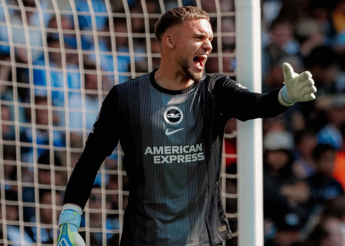 Bart Verbruggen Masuk Radar Liverpool, Alisson Becker Segera Tinggalkan Anfield?