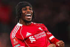 Strategi Arne Slot Terungkap: Liverpool Tak Cari Bek Kanan Baru di Januari 2026