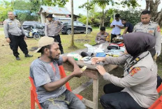 Aksi Humanis Satgas Damai Cartenz di Papua, Warga Desa Waaf Terima Pengobatan Gratis