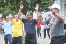Komunitas Senam Dahlan Iskan Kedatangan Tamu Istimewa, Dirut BPJS Kesehatan Ikut Bergoyang