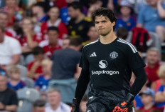 Paul Scholes Ragukan Senne Lammens, Kiper Man United Disebut Masih Perlu Pembuktian