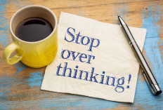 Susah Tidur karena Overthinking? Coba Journaling Malam Hari